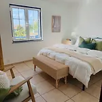 Villa Island View Retreat *