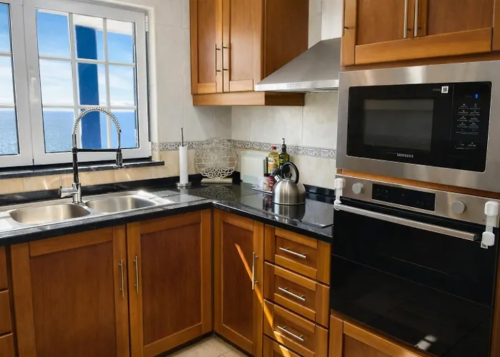 Island View Retreat Villa *